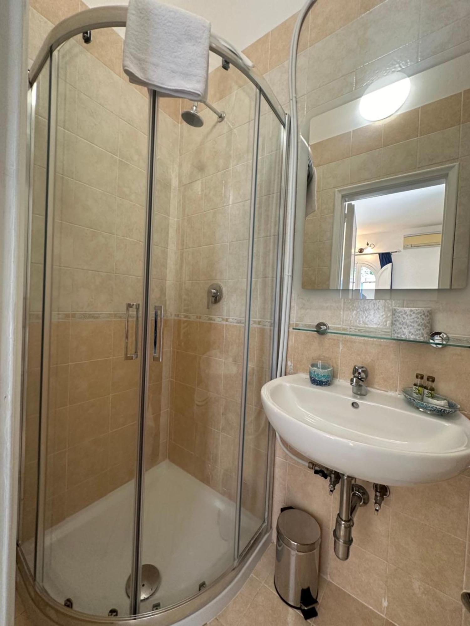 Rada Azzurra Guest house