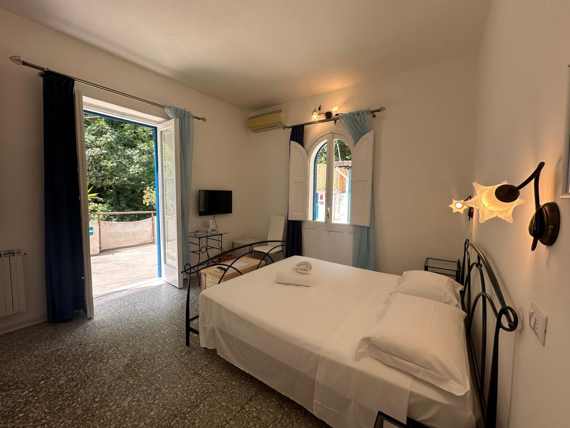 Rada Azzurra Guest house